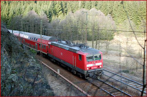 Regionalbahn bespannt mit Baureihe 143 zwischen Steinbach am Wald und Pressig - Rothenkirchen